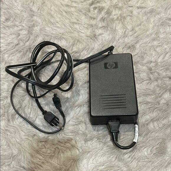 HP C7296-60024-A AC/DC adapter - Picture 1 of 2